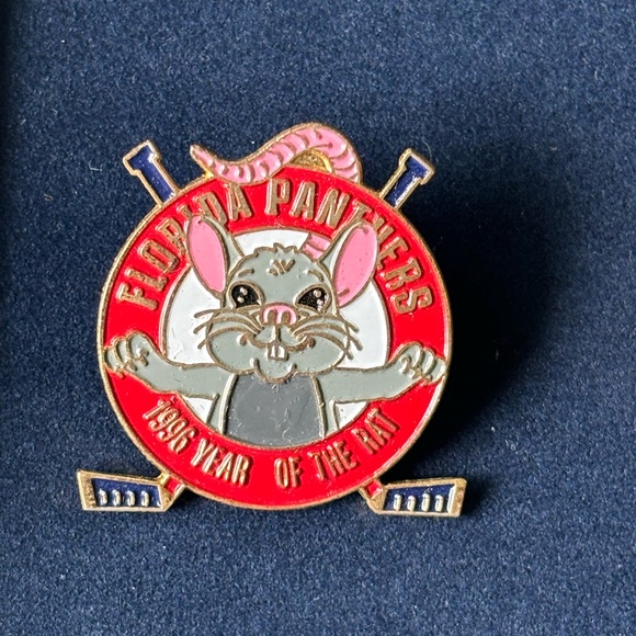 Vintage Florida Panthers pin collection, four pins and a commemorative coin - Picture 2 of 7
